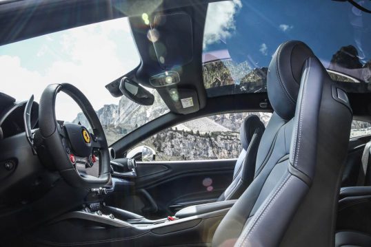 2017-ferrari-gtc4lusso-front-interior