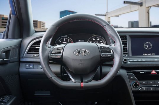 2017-hyundai-elantra-sport-steering-wheel