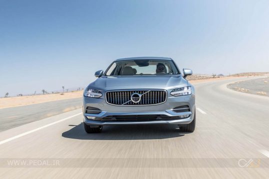 2017-volvo-s90-t6-awd-inscription-front-end-in-motion