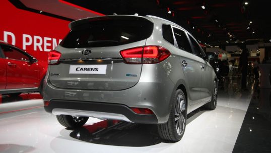 2017-kia-carens-paris-motor-show1