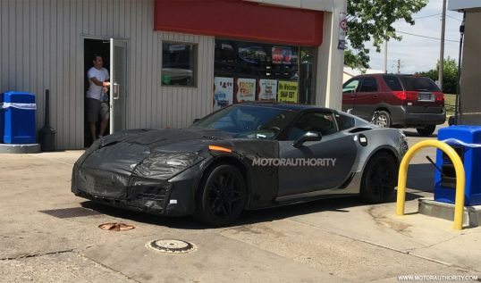 2018-chevrolet-corvette-zr1-spy-shots-image-via-martin-desormeaux_100563451_l