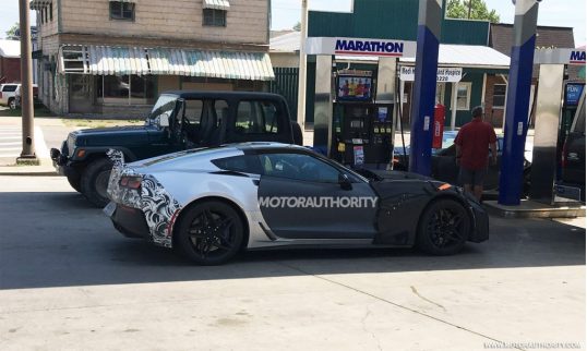 2018-chevrolet-corvette-zr1-spy-shots-image-via-martin-desormeaux_100563456_l