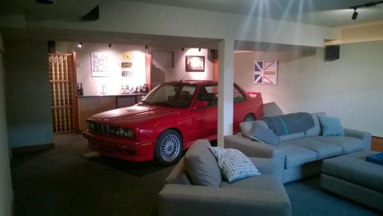 bmw-e30-m3-in-living-room-11