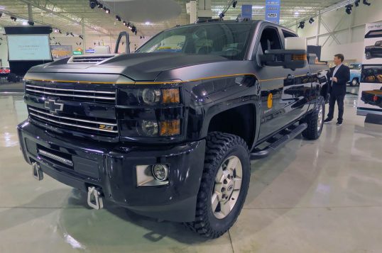 chevrolet-silverado-hd-carhartt-concept-front-three-quarter