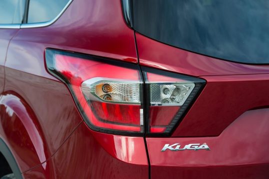 ford-kuga-2016-13