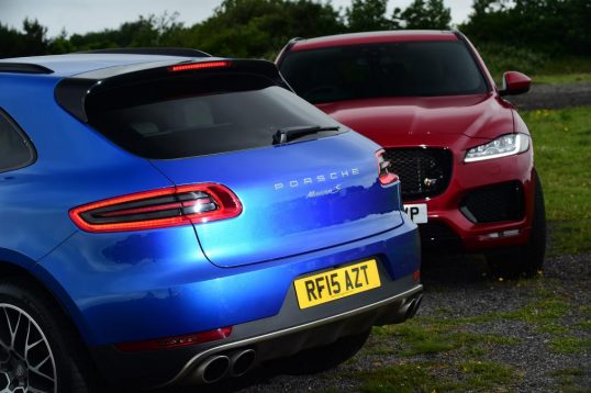 jaguar-f-pace-vs-porsche-macan-03