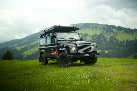 steed-land-rover-praemio-front-three-quarters-5