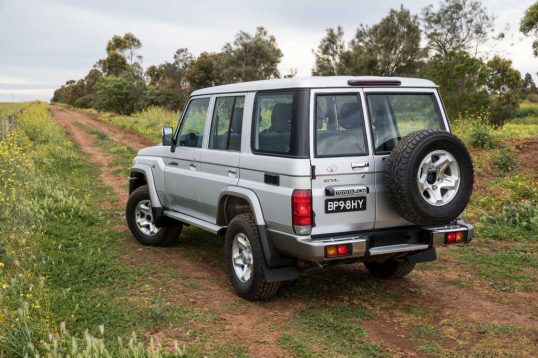 toyota-landcruiser-70-30