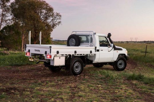 toyota-landcruiser-70-48