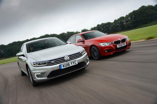 vw-passat-gte-vs-bmw-330e-01