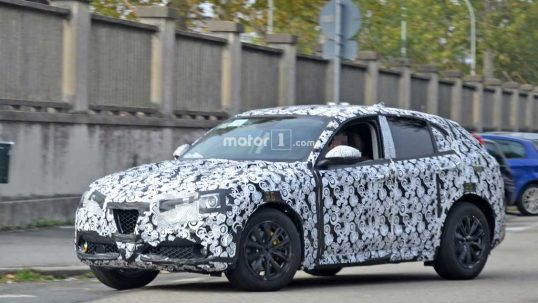 alfa-romeo-stelvio-spy-2