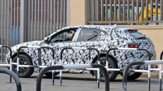 alfa-romeo-stelvio-spy-4