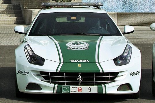 dxb_police_ferrari-ff