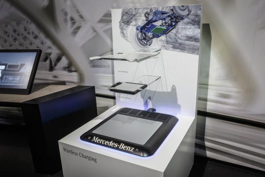 mercedes-benz-wireless-inductive-charging-system_3