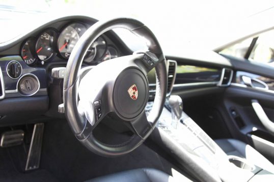 2010-porsche-panamera-05