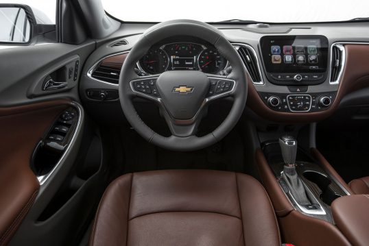 2016-chevrolet-malibu-20t-premier-cockpit