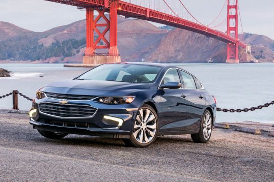 2016-chevrolet-malibu-front-three-quarter-031