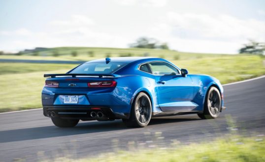 2017-chevrolet-camaro-zl1-103-876x535