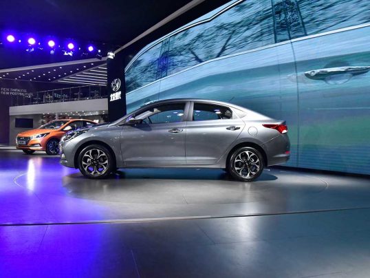 2017-hyundai-verna-side-mak