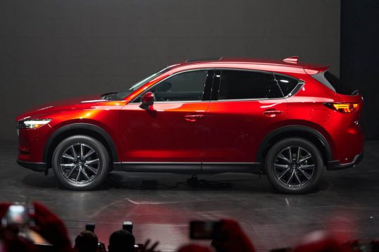 2017-mazda-cx-5-side-view-on-stage