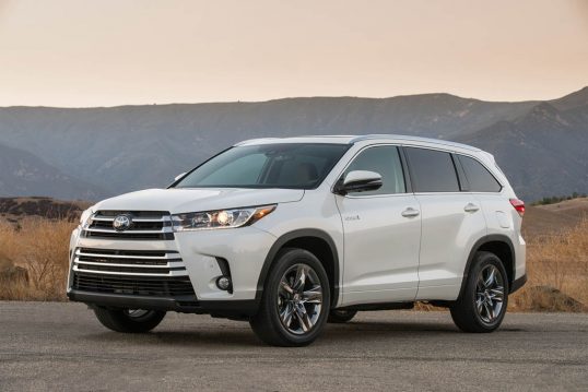 2017-toyota-highlander-hybrid-limited-front-three-quarter-06