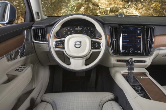 2017-volvo-s90-t6-awd-inscription-cockpit