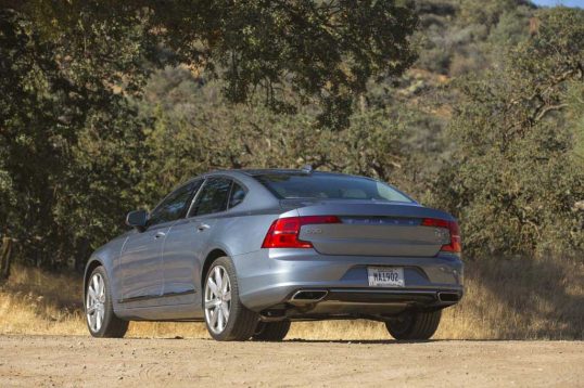 2017-volvo-s90-t6-awd-inscription-rear-three-quarter