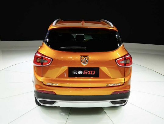 2017-baojun-510-suv-china-3