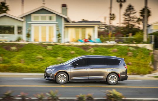 2017 Chrysler Pacifica Hybrid