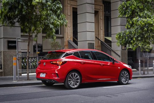 2017-holden-astra-31