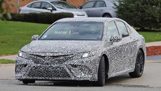 2018-toyota-camry-spy-4