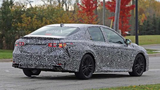 2018-toyota-camry-spy-5