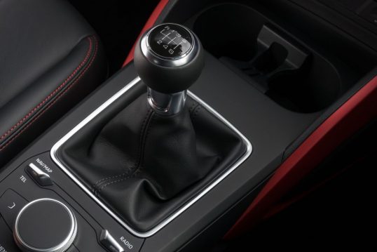 audi-q2-manual-gear