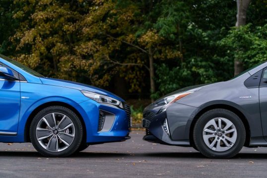 hyundai-ioniq-vs-toyota-prius-04