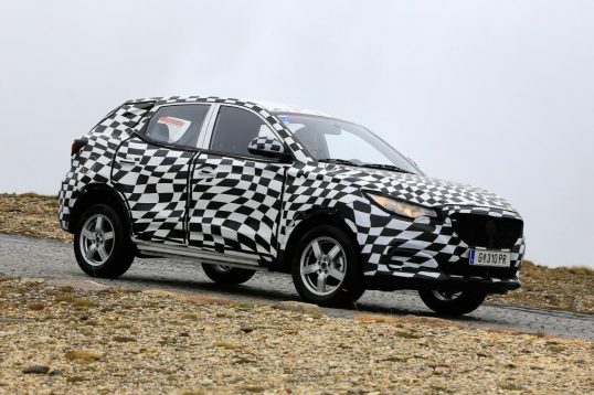 mg-zs-spied-03