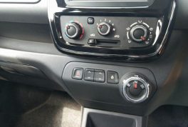 renault-kwid-amt-automatic-3