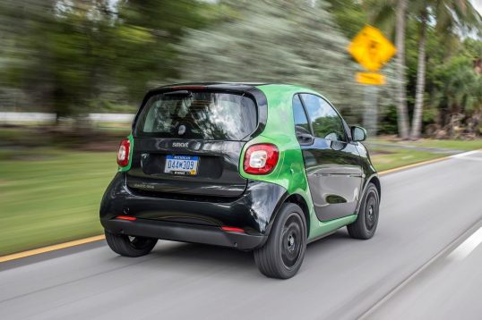 smart-fortwo-ev-2016-02