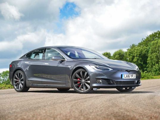 tesla-model-s-2016-p90d-01