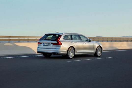 New Volvo V90 location driving