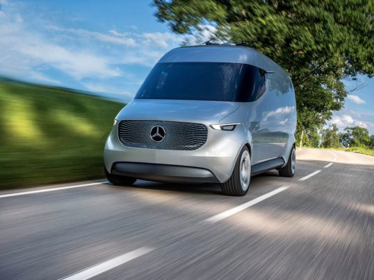 12-this-bizarre-looking-electric-van-is-designed-to-work-with-a-drone-to-optimize-package-delivery
