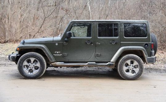2016-jeep-wrangler-unlimited-side