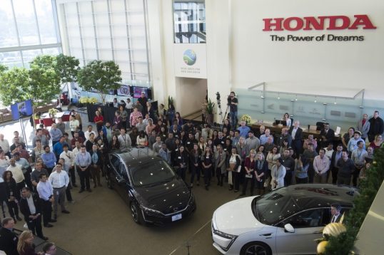 2016-honda-clarity-fcv-1