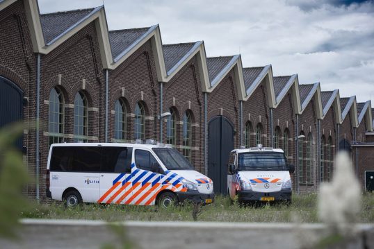 2016-mercedes-benz-sprinter-dutch-police-2