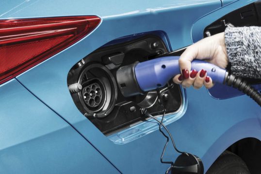 2016-toyota-prius-plug-in-hybrid-04