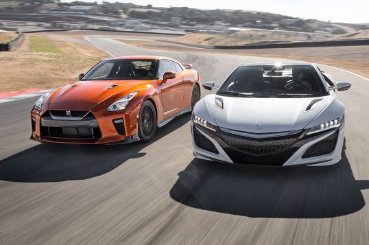 2017-acura-nsx-vs-2017-nissan-gt-r