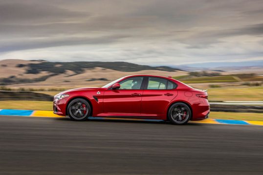 2017-alfa-romeo-giulia-quadrifoglio-side-profile-in-motion-03