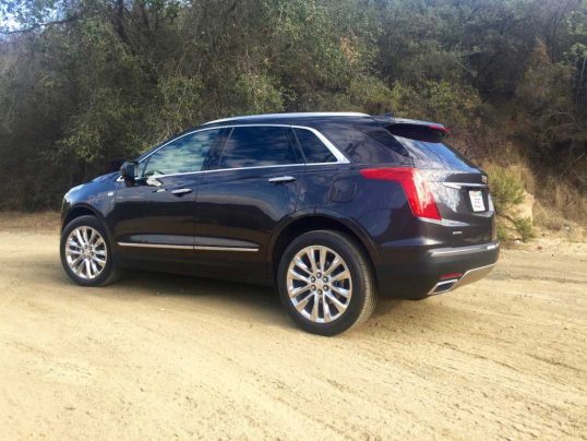 2017-cadillac-xt5-review-3