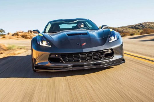 2017-chevrolet-corvette-grand-sport-front-end-in-motion-e1481226752599