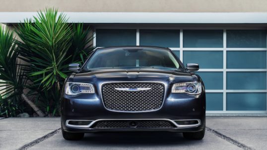 2017-chrysler-300-2