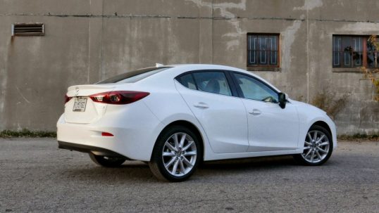 2017-mazda-mazda32